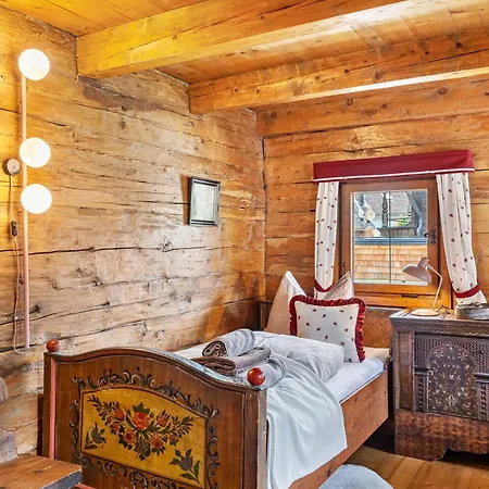 Semesterbostad Altes Totschenhaeusl Am Ziller Uderns