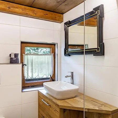 Semesterbostad Altes Totschenhaeusl Am Ziller Uderns